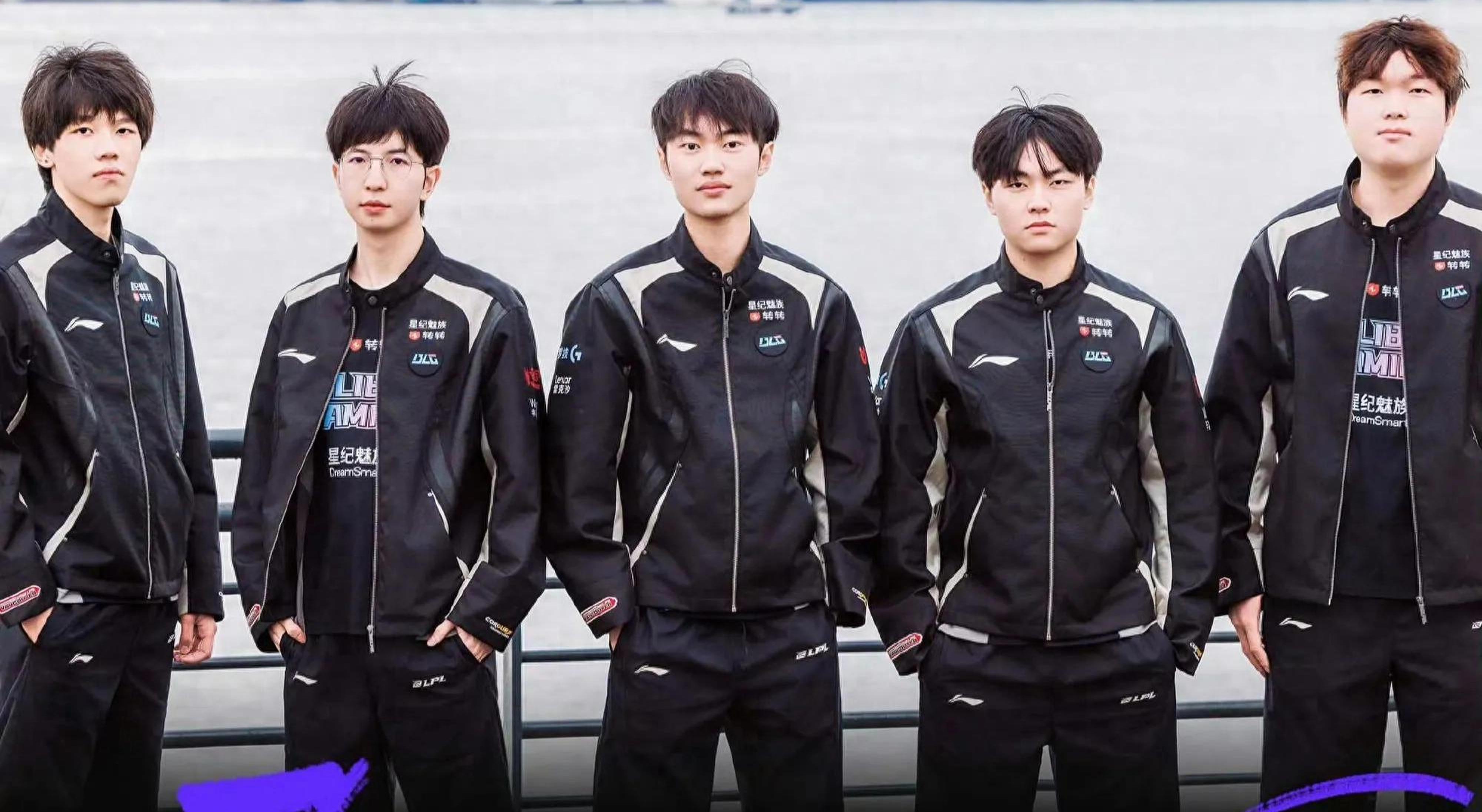 事精彩纷呈 事精彩纷呈