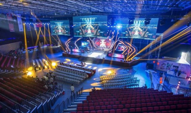 随着曼城在 随着曼城在